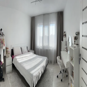 Vand sau dau la schimb apartament. Schimb doar cu casa in Arad