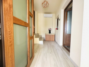 Casa de vanzare - Disponibila imediat