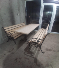 Set masa și 2 bănci fier forjat.