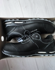 Bocanci de protectie cu bombeu metalic, Piele, Negru NR. 45