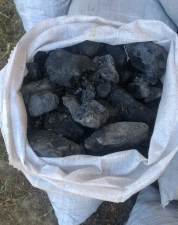 Vând 2750 kg cărbuni (huilă) ambalați in saci de câte 50 kg fiecare (55 de saci)