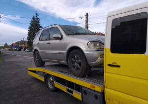 Dezmembrez mercedes ML 400