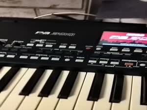 Keyboard profesional Korg PA300